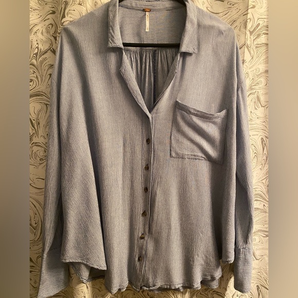 EUC Free People Blue White Flowy Button Down top with bell cuff Size XS - Picture 3 of 10